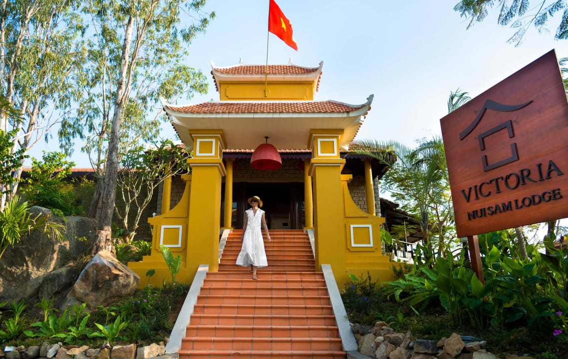Hotel Entrance Victoria Nui Sam Lodge