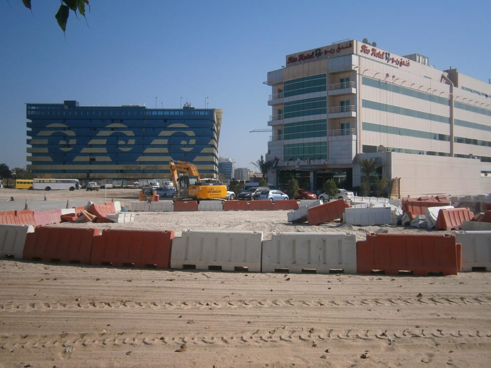 Baustelle seitlich vom Hotel La Quinta by Wyndham Dubai Jumeirah