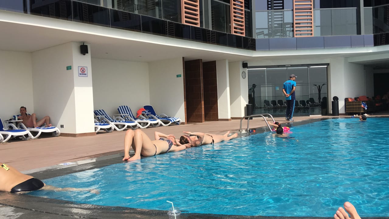 Pool Wyndham Garden Ajman Corniche