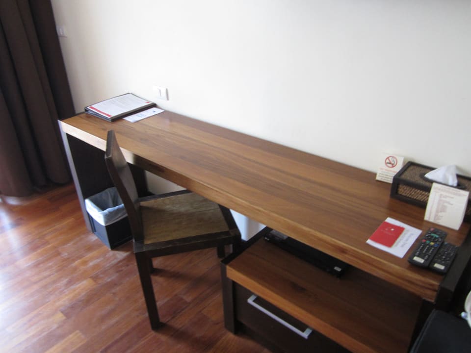 Schreibtisch Avani Ao Nang Cliff Krabi Resort