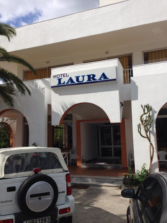 Hoteleingang Hotel Laura