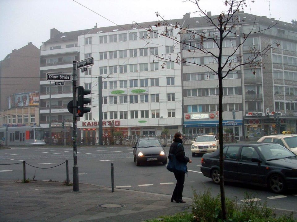 Hotelansicht im Dezember Hotel Friends Düsseldorf Downtown