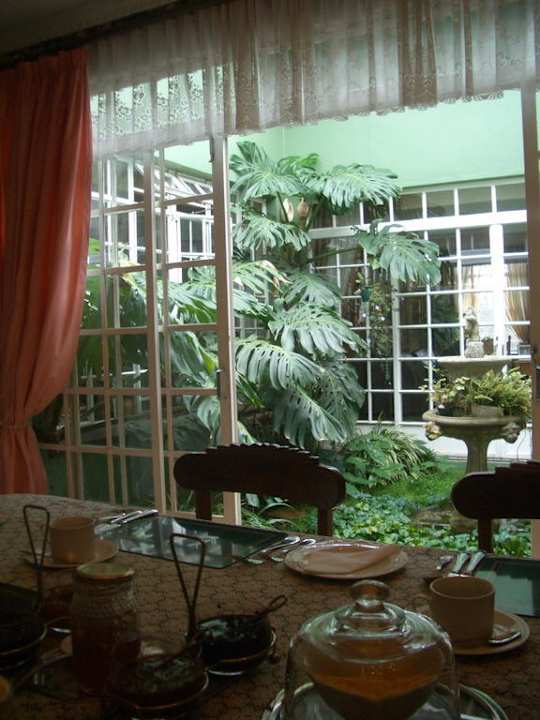 Frühstückstisch Marben Manor Guest House