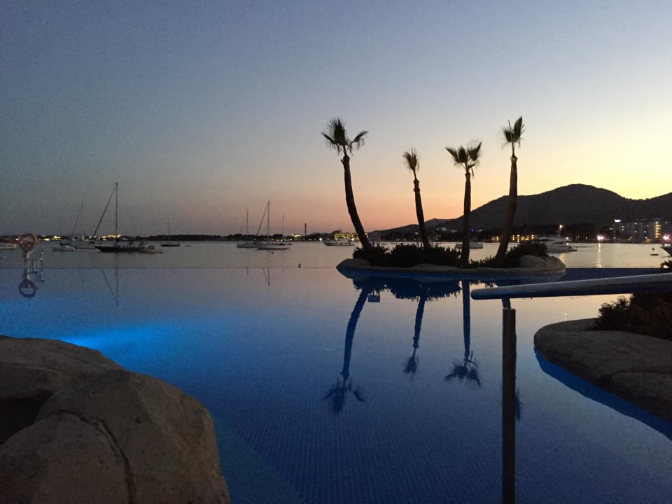 Pool am Abend Alcudiamar Marina Residence