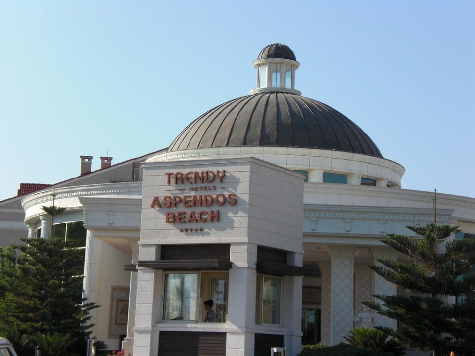 die Einfahrt Trendy Aspendos Beach Hotel