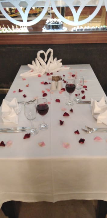 Gastro Royal Holiday Palace