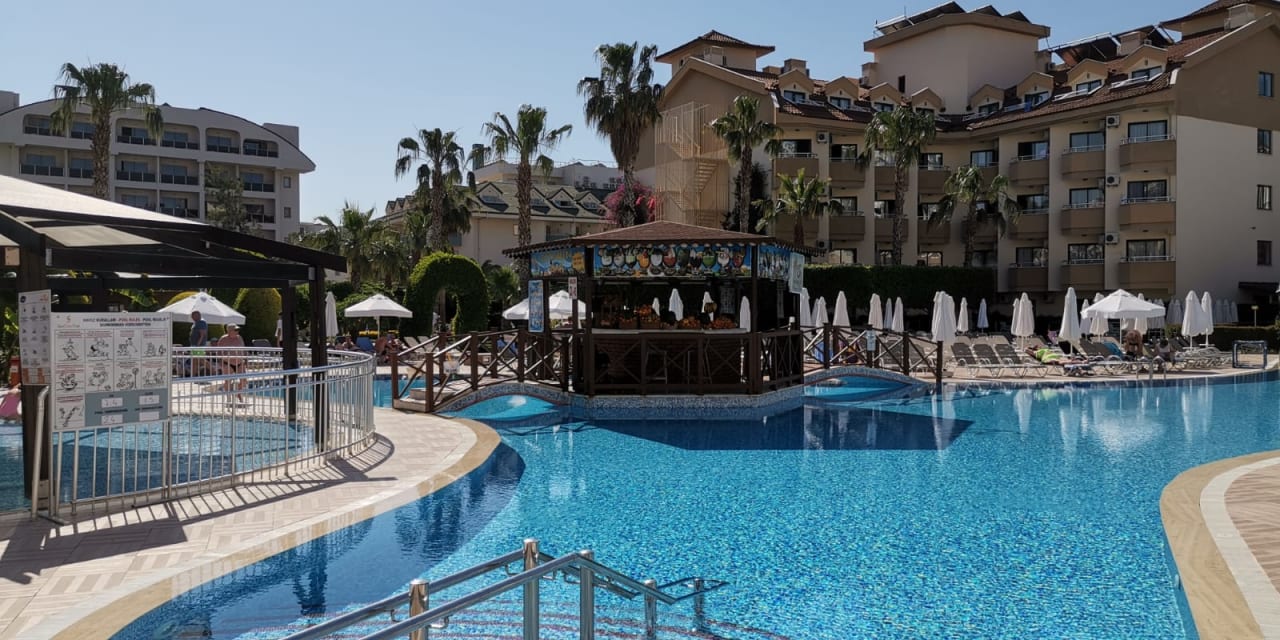 Pool Grand Seker Hotel