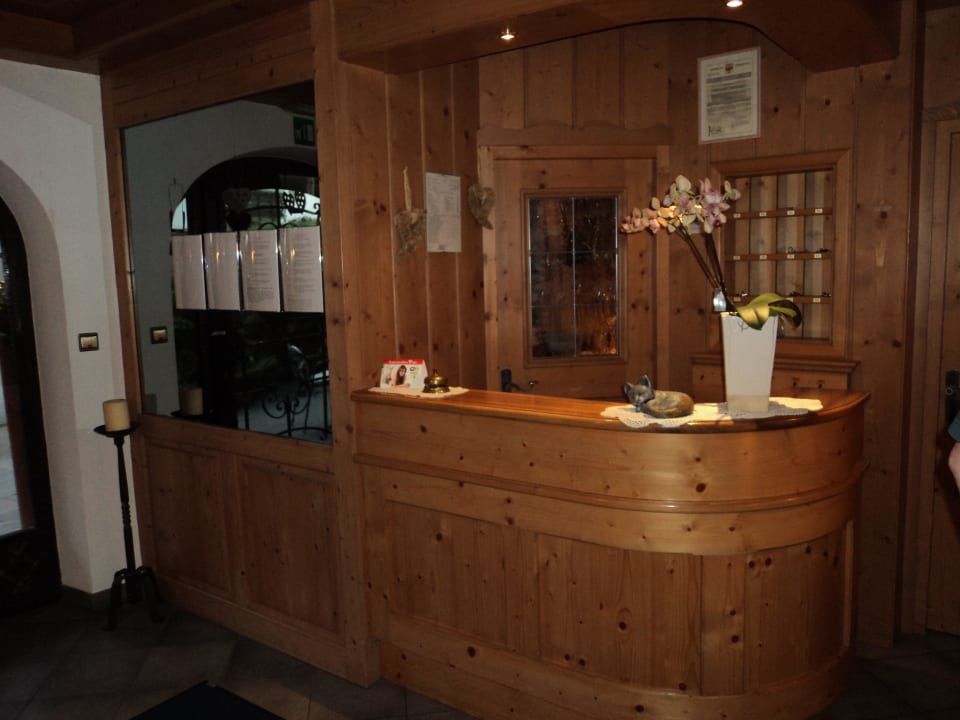 Empfangsbereich vom Hotel Alpenhof Hotel Alpenhof