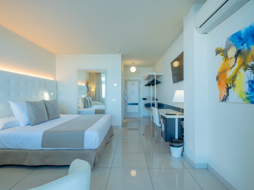 Zimmer On Hotels Oceanfront - Adults Only