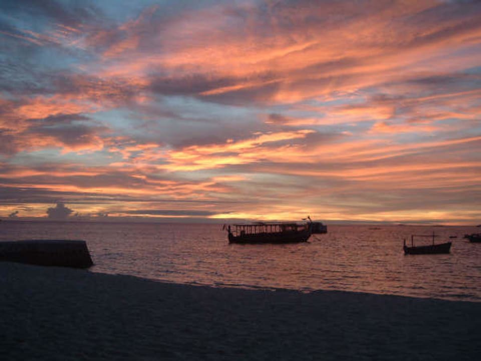sunset NAKAI Maayafushi Resort