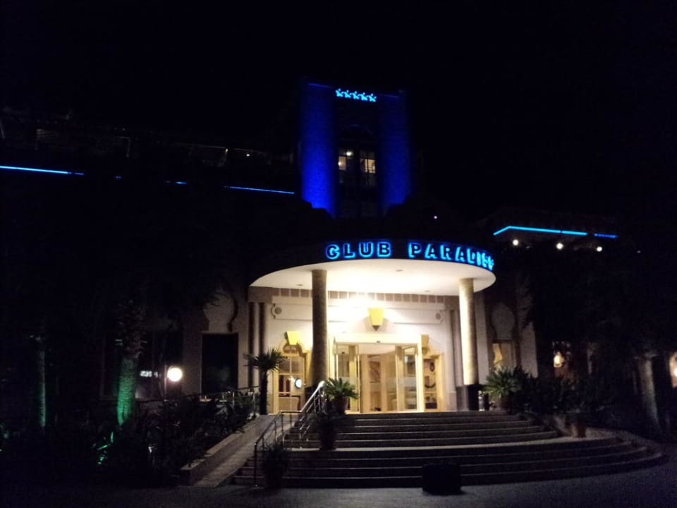 Hauptgebäude / Eingang Hotel Club Paradiso