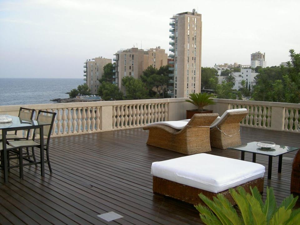 terrasse-unseres-zimmers-hotel-hospes-maricel-y-spa-c-as-catala
