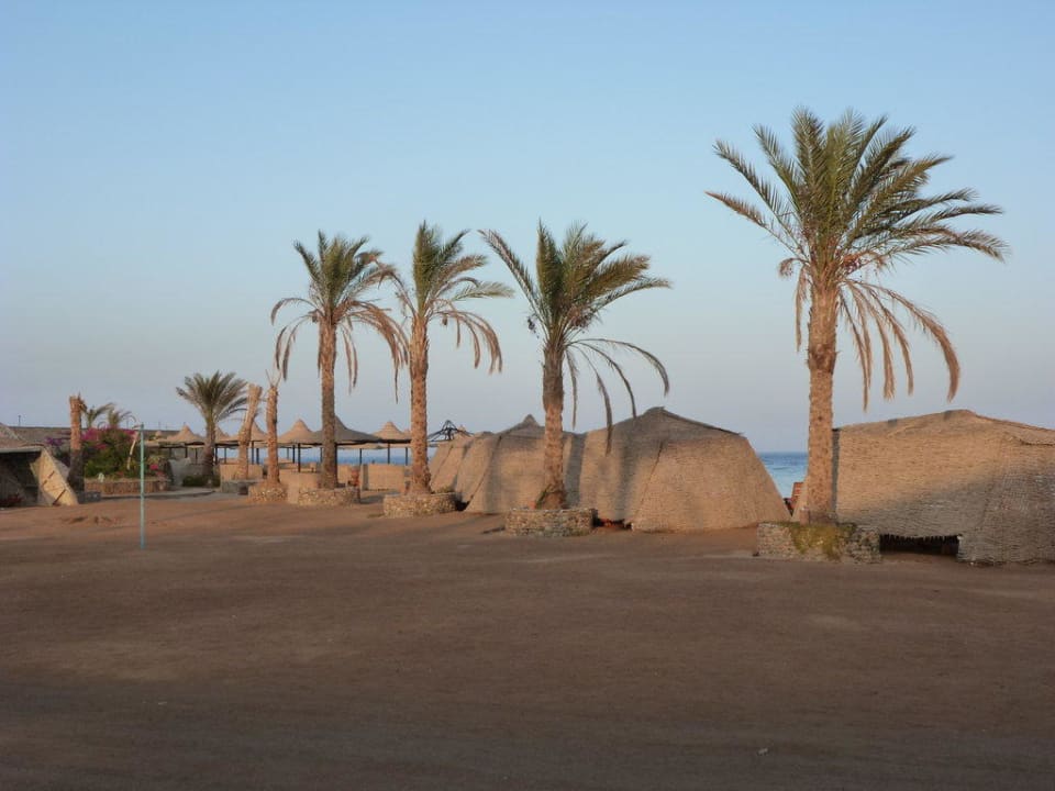Strand mit Sonnenschutz Hotel Coral Garden