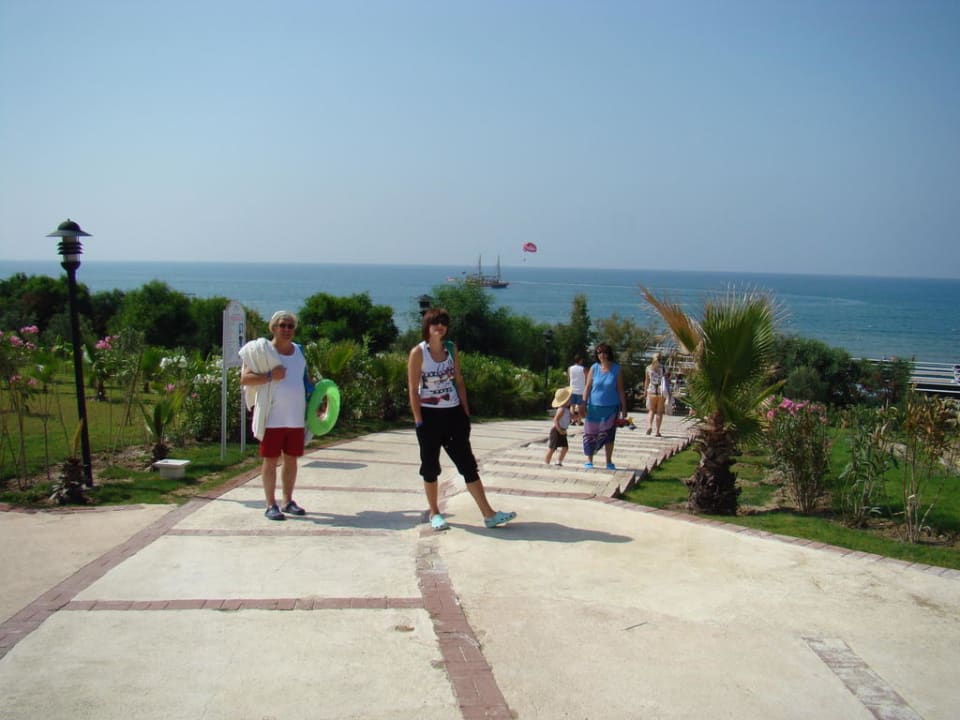 Droga na plażę Alba Resort Hotel