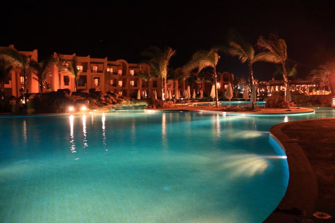 Pool bei Nacht Stella Beach Resort & Spa Makadi Bay