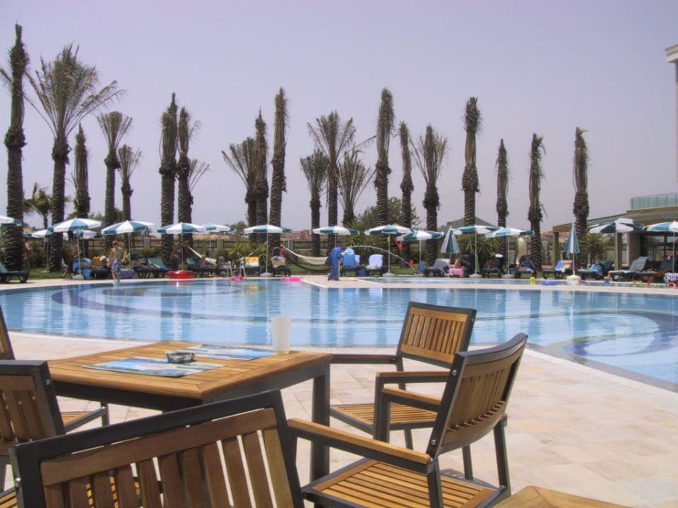 blick auf den pool Calimera Hane Garden