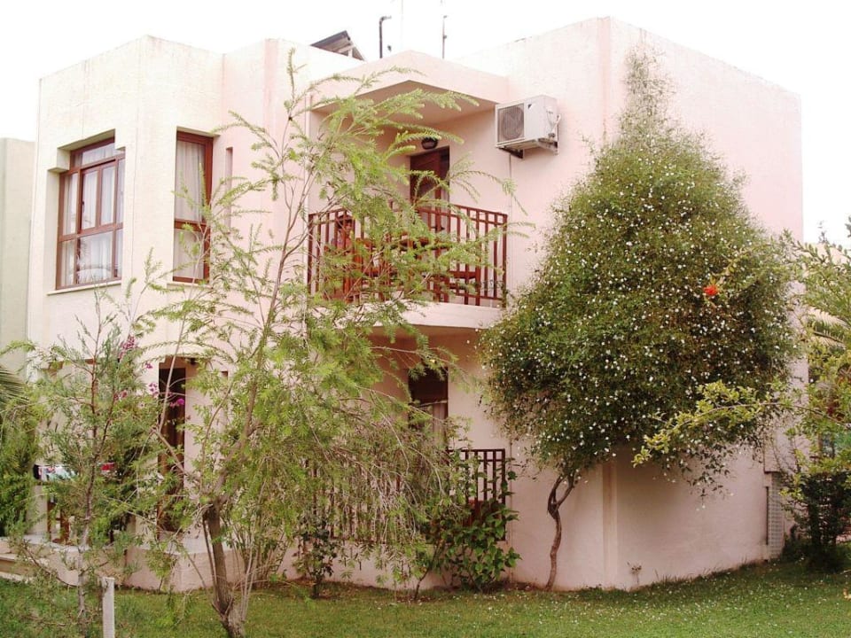 Бунгало, вид из внутреннего дворика VONRESORT Golden Beach