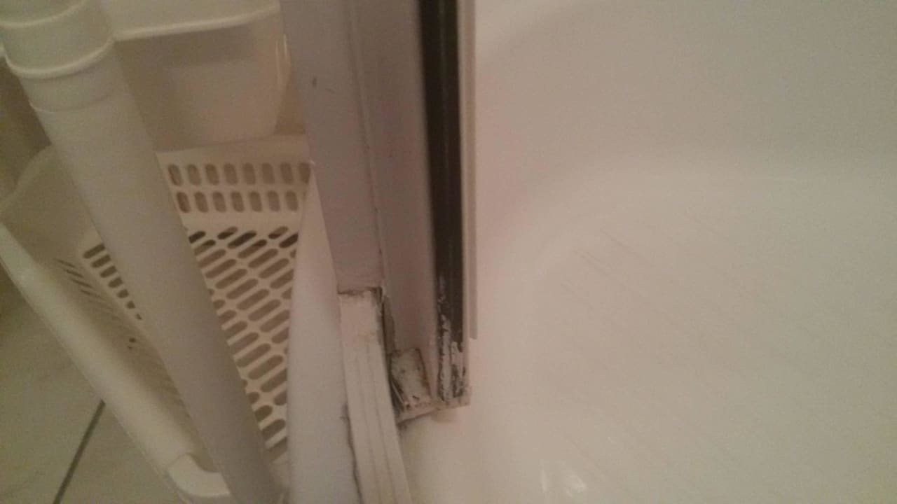 Schimmel in der Dusche Relax Inn Health & Spa