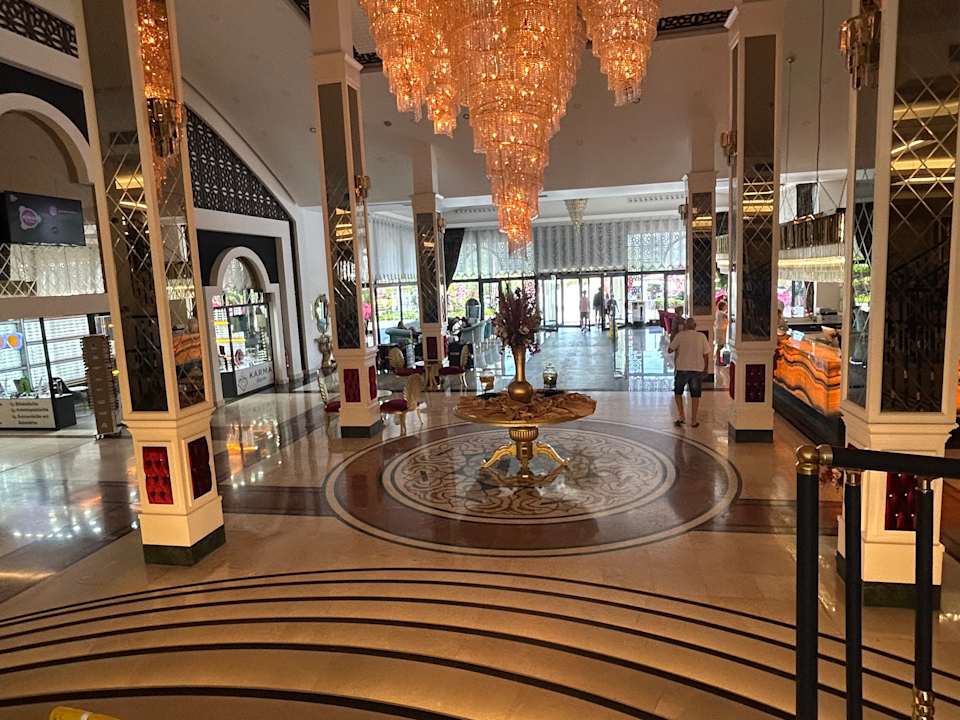 Lobby Dream World Palace Hotel