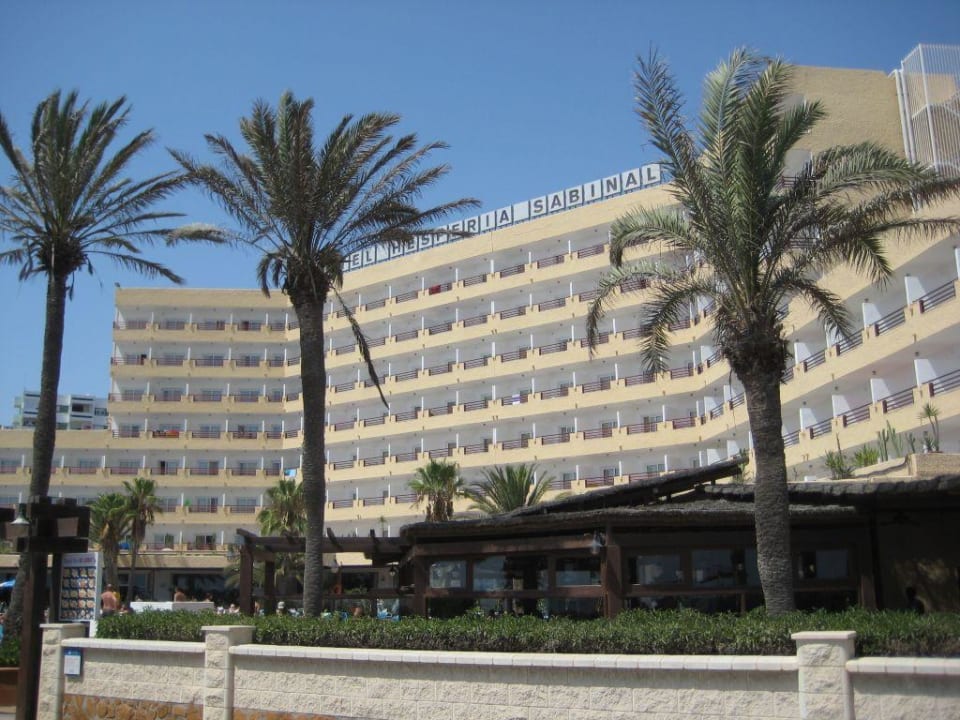 Das Hotel von der Promenade aus gesehen Hotel Best Sabinal