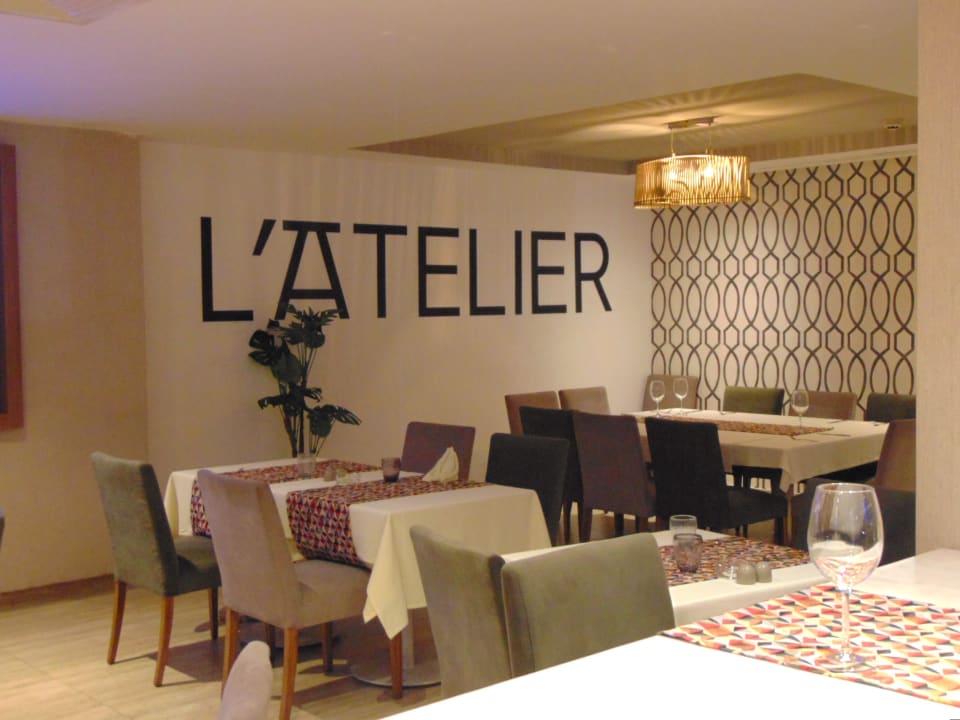 Gastro Hotel Golden Tulip El Mechtel