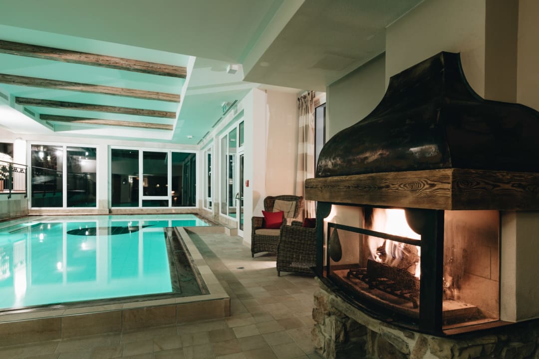 Pool DER GREIL Wein & Gourmethotel