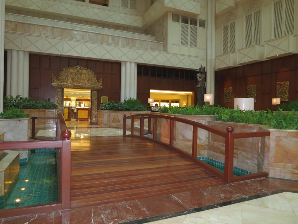 Lobby Krungthep Wing Shangri-La Hotel, Bangkok