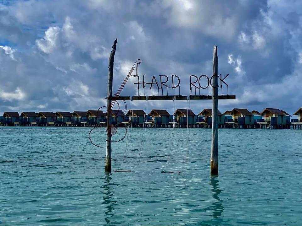 Strand Hard Rock Hotel Maldives
