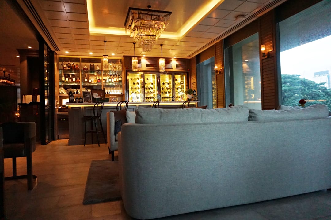 Oriental Bar Oriental Residence Bangkok