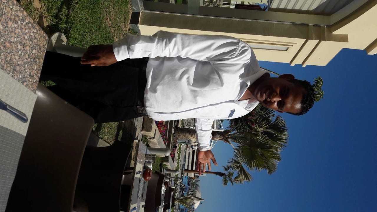 Mahmoud und auch seine Kollegen einfach klasse. Pickalbatros White Beach Resort - Hurghada