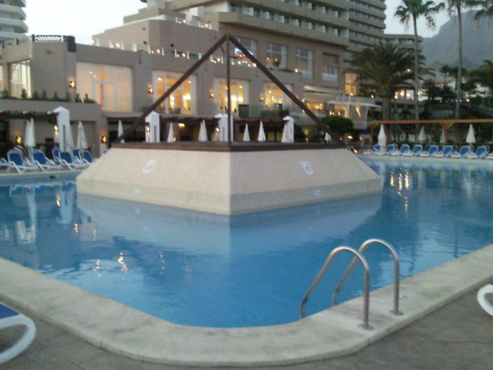 Pool Iberostar Waves Bouganville Playa