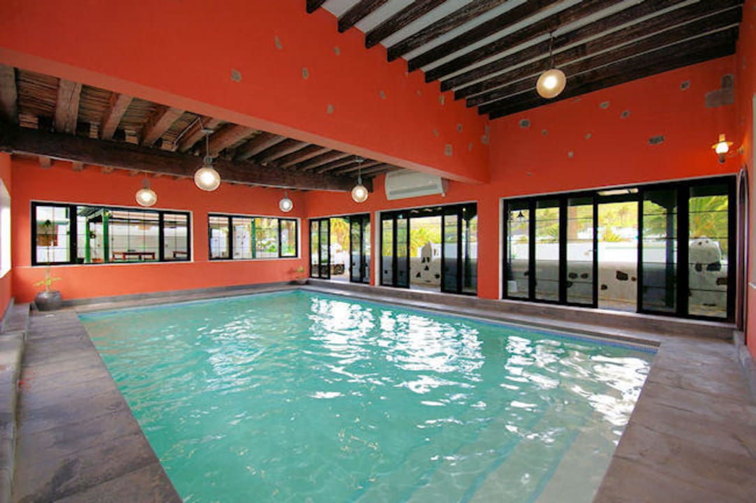 Indoor pool private for the  villa superior  Finca La Crucita