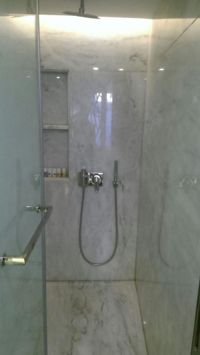 Dusche The Sense Deluxe Hotel