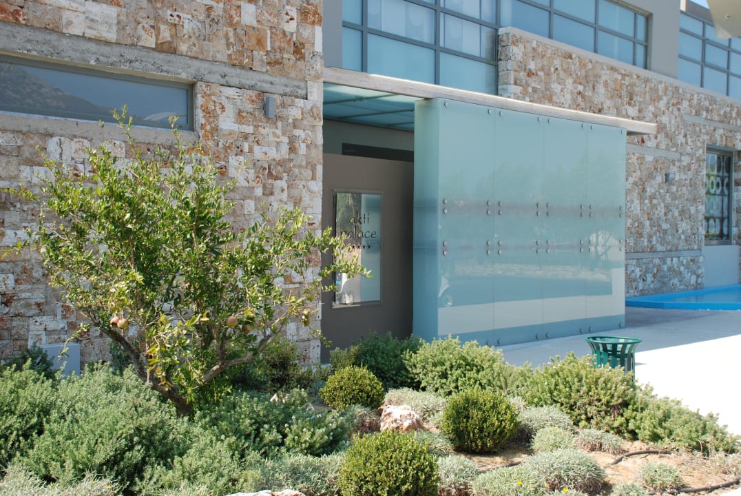 Hoteleingang Akti Palace Resort & Spa