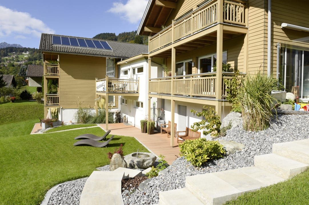 Gartenanlage Gästehaus Urmonti