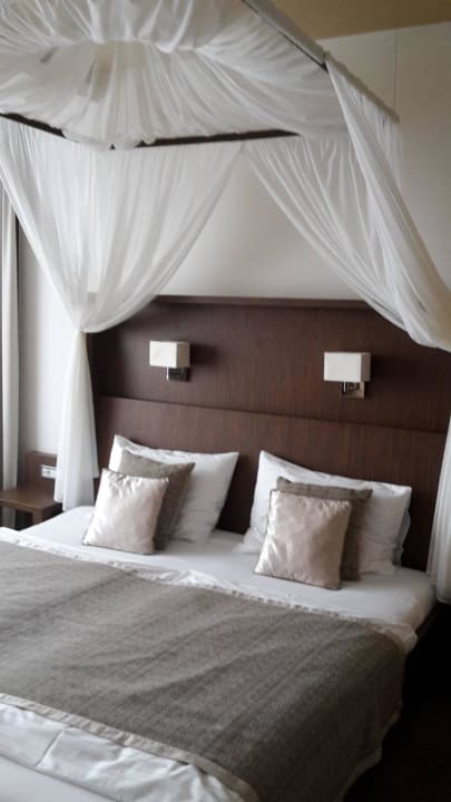 Herrliches Bett St. Martins Therme & Lodge Hotel