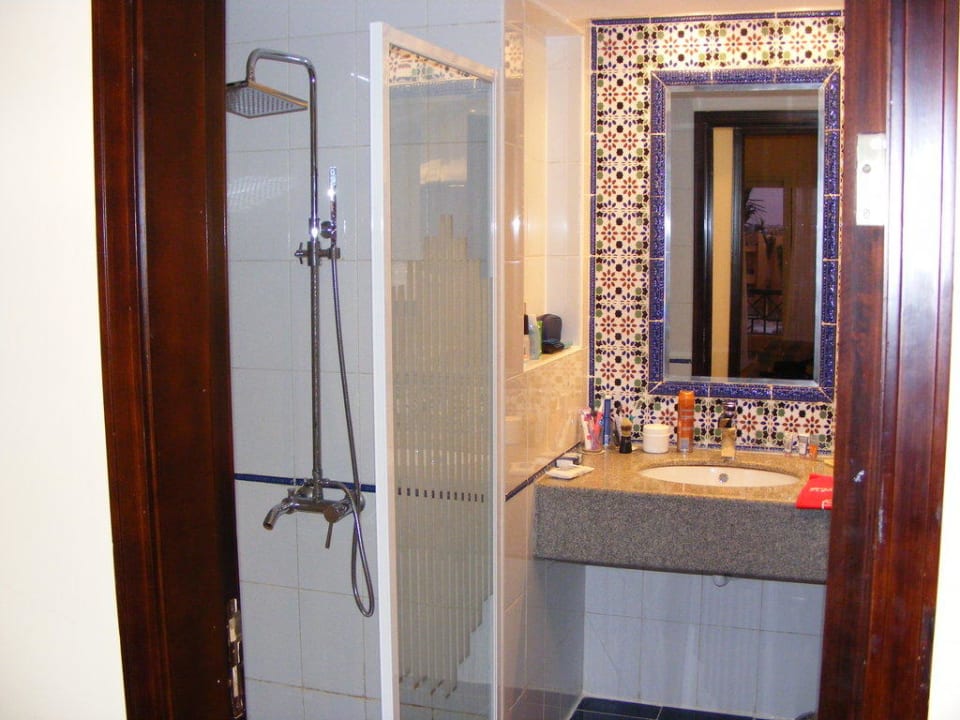 Blick ins Badezimmer Stella Beach Resort & Spa Makadi Bay