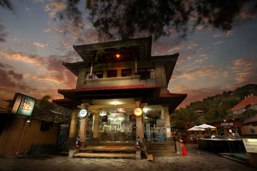 Front office Padang Bai Beach Resort