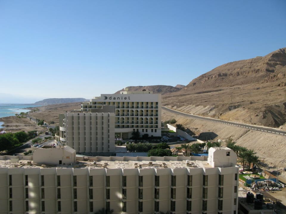 Вид из отеля Royal Hotel Dead Sea