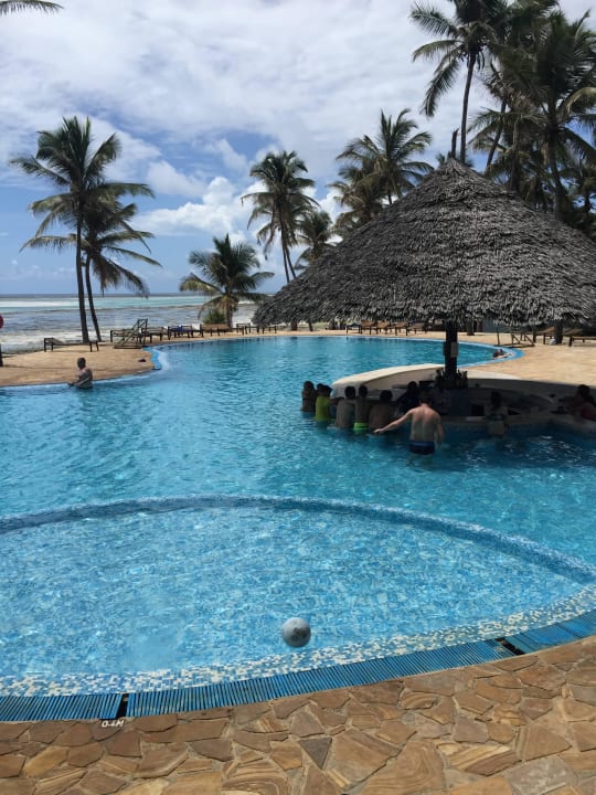 Piscina Karafuu Beach Resort & Spa