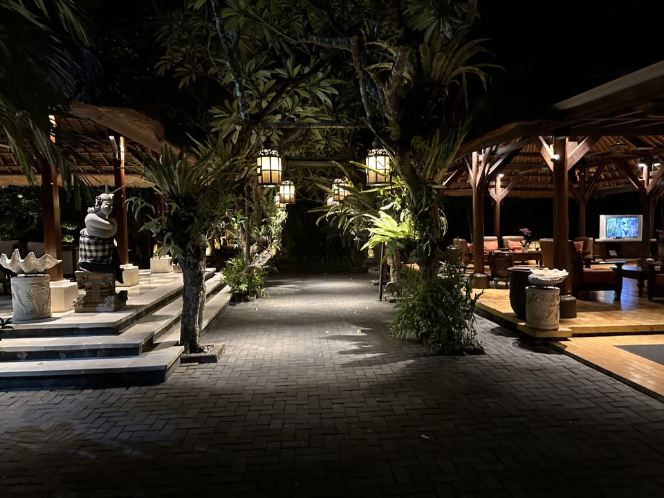 Außenansicht Puri Santrian