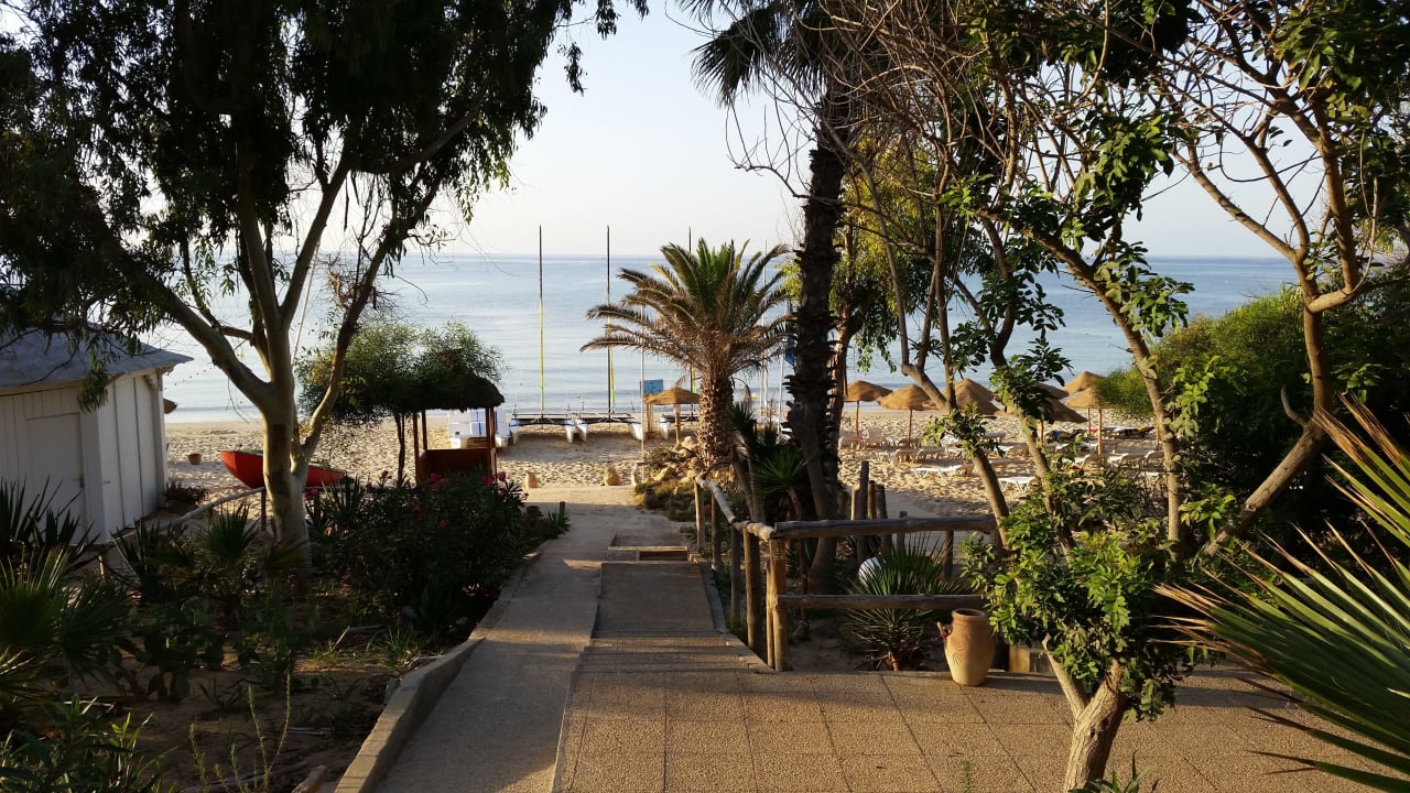 Weg zum Strand Hotel Méditerranée Thalasso Golf