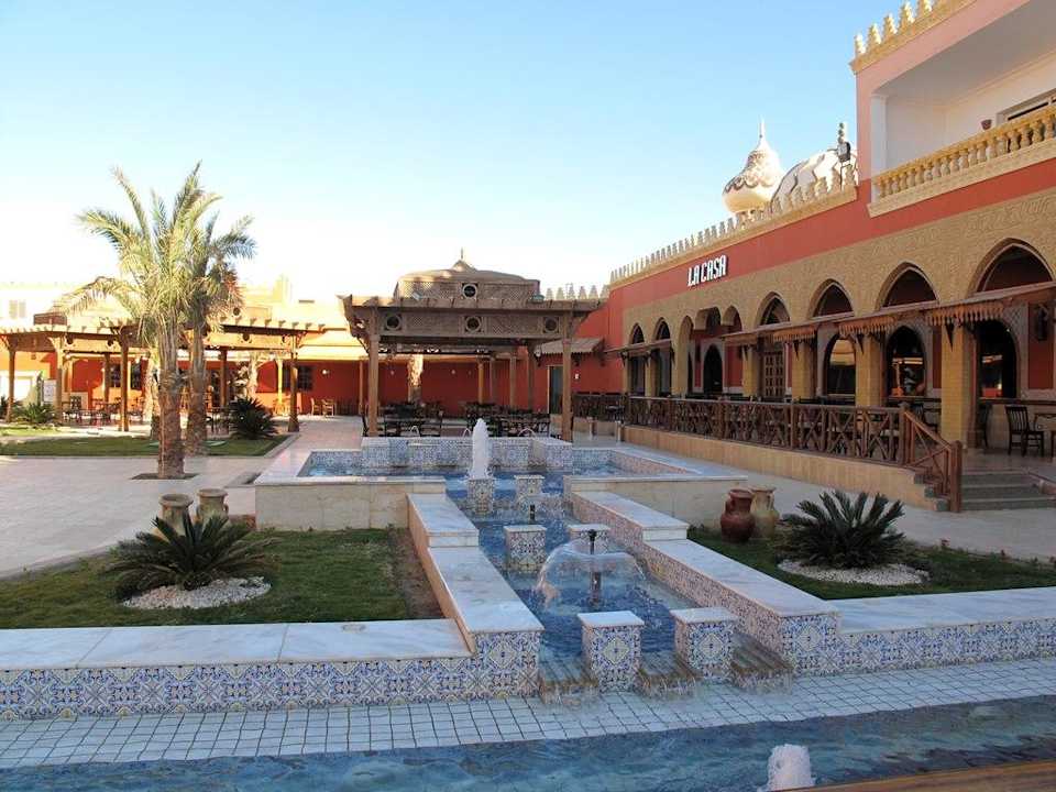 Фонтан Pickalbatros Alf Leila Wa Leila Resort - Neverland Hurghada