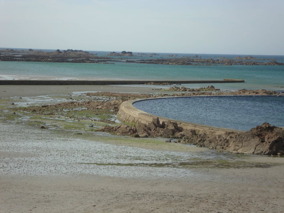 Meerwasser-Pool bei Ebbe Hotel Ommaroo