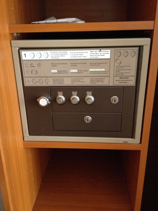 Safe - jedes Öffnen kostet 1 EUR! Hotel Schöneberg