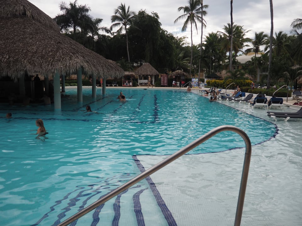 Pool mit Poolbar Grand Palladium Select Bávaro Resort & Spa