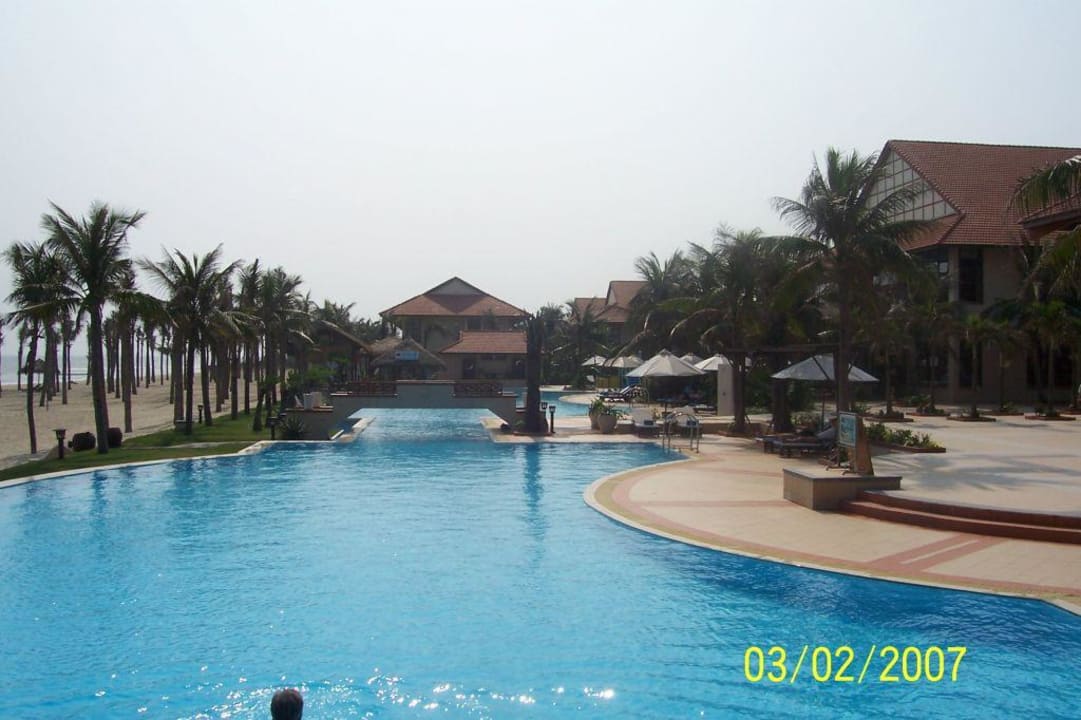 Pool Golden Sand Resort and Spa Hoi An