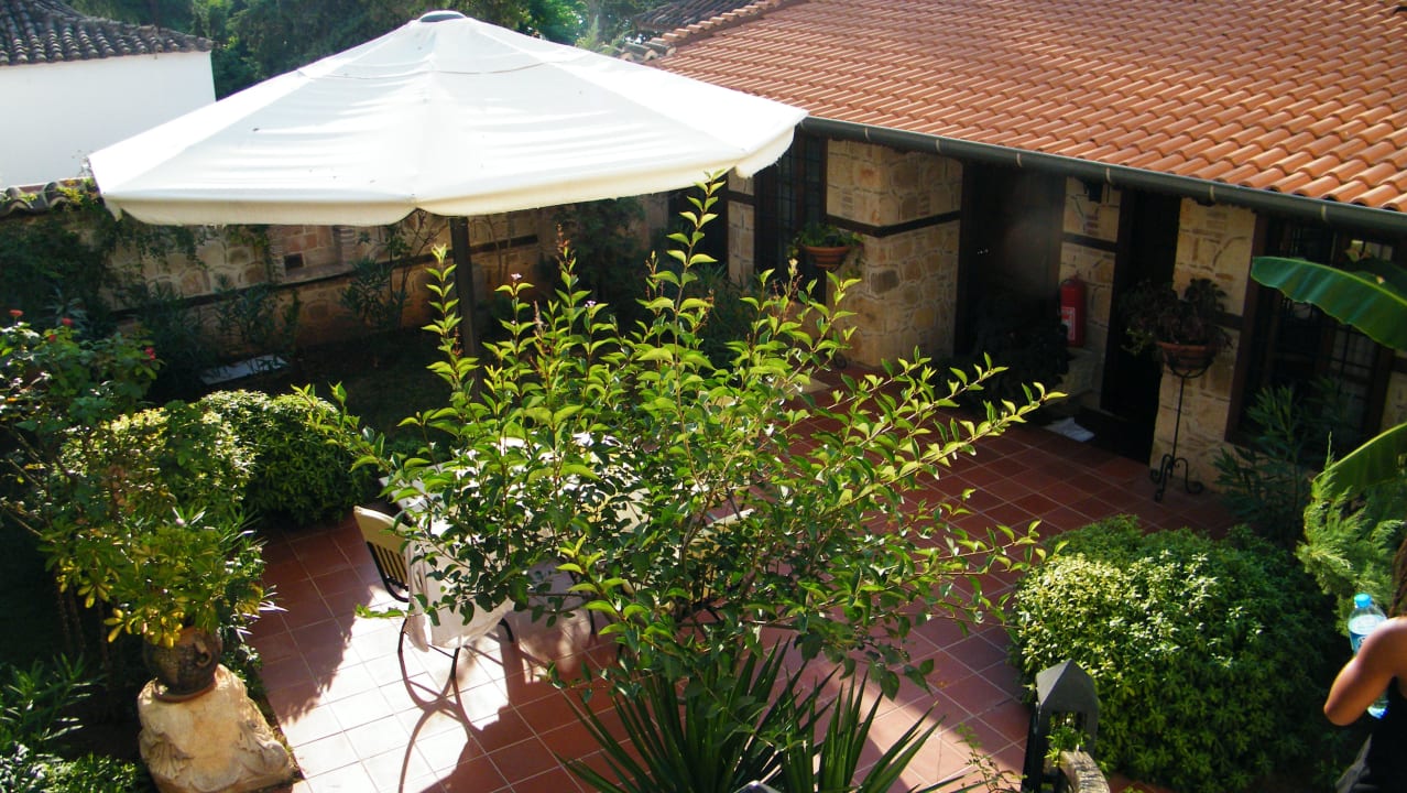 Innenhof zu den hinteren Zimmern Dogan Hotel by Prana Hotels & Resorts