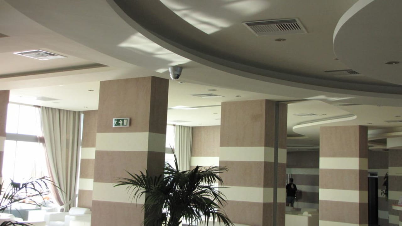 Der Eingang wird auch überwacht Hotel Konstantinos Palace