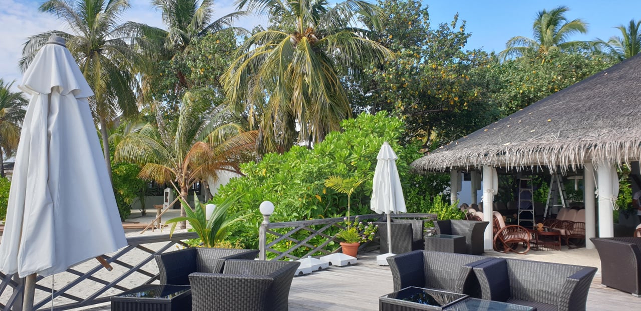 Gastro Angaga Island Resort